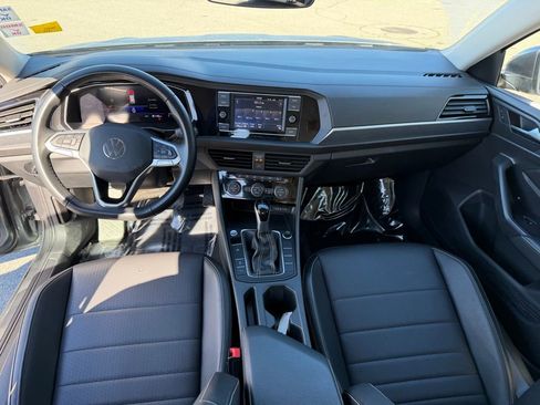 Used 2024 Volkswagen Jetta SE image 15