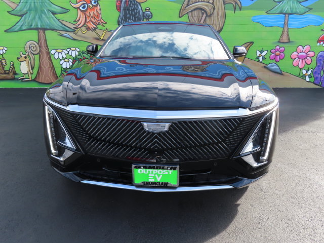 Used 2025 Cadillac Lyriq Luxury w/ LPO, Floor Liner Package AWD/4WD image 2