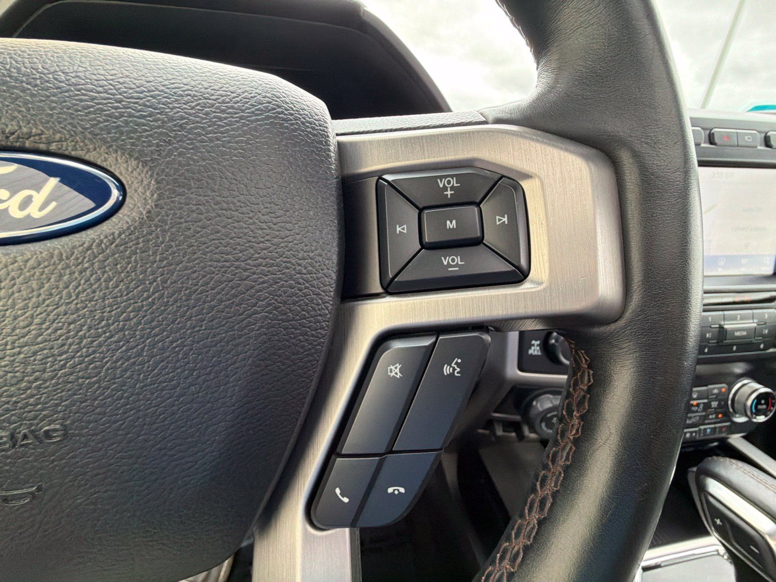 Certified 2020 Ford F150 Platinum w/ Equipment Group 701A Luxury AWD/4WD image 19
