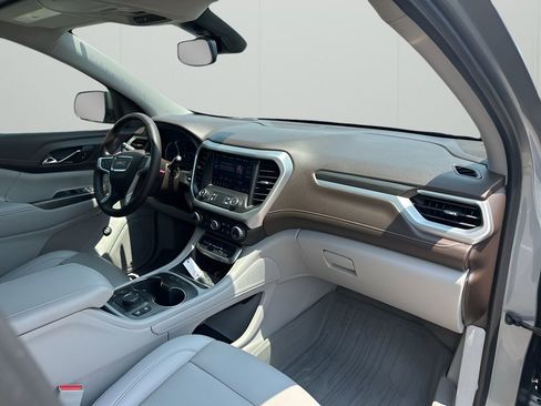 Used 2023 GMC Acadia SLT w/ Preferred Package image 15