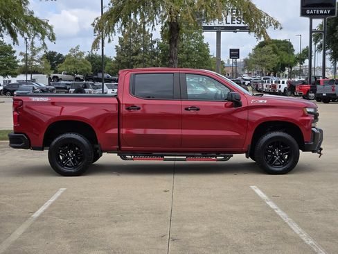 Used 2021 Chevrolet Silverado 1500 LT Trail Boss w/ Bed Protection Package AWD/4WD image 4