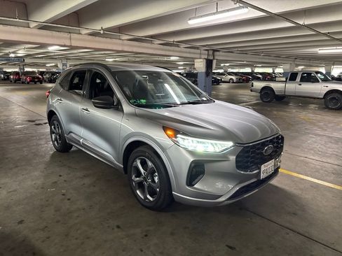 Used 2024 Ford Escape ST-Line w/ Equipment Group 301A FWD image 4