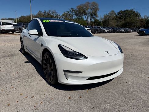 Used 2021 Tesla Model 3 Performance image 3