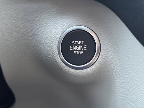 New 2026 Volvo XC40 B5 Plus w/ Climate Package image 20