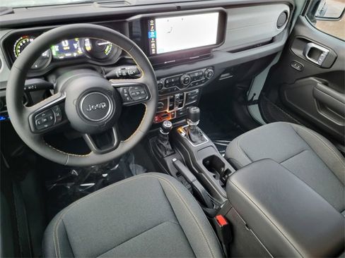 Certified 2024 Jeep Wrangler Unlimited image 37