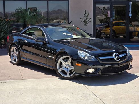 Used 2012 Mercedes-Benz SL 550 image 3