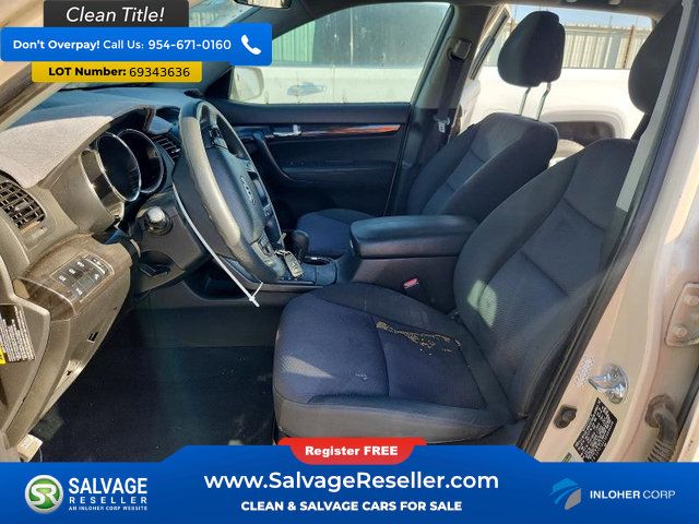Used 2011 Kia Sorento LX AWD/4WD image 9