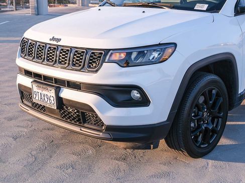 Used 2025 Jeep Compass Latitude w/ Altitude Special Edition AWD/4WD image 11