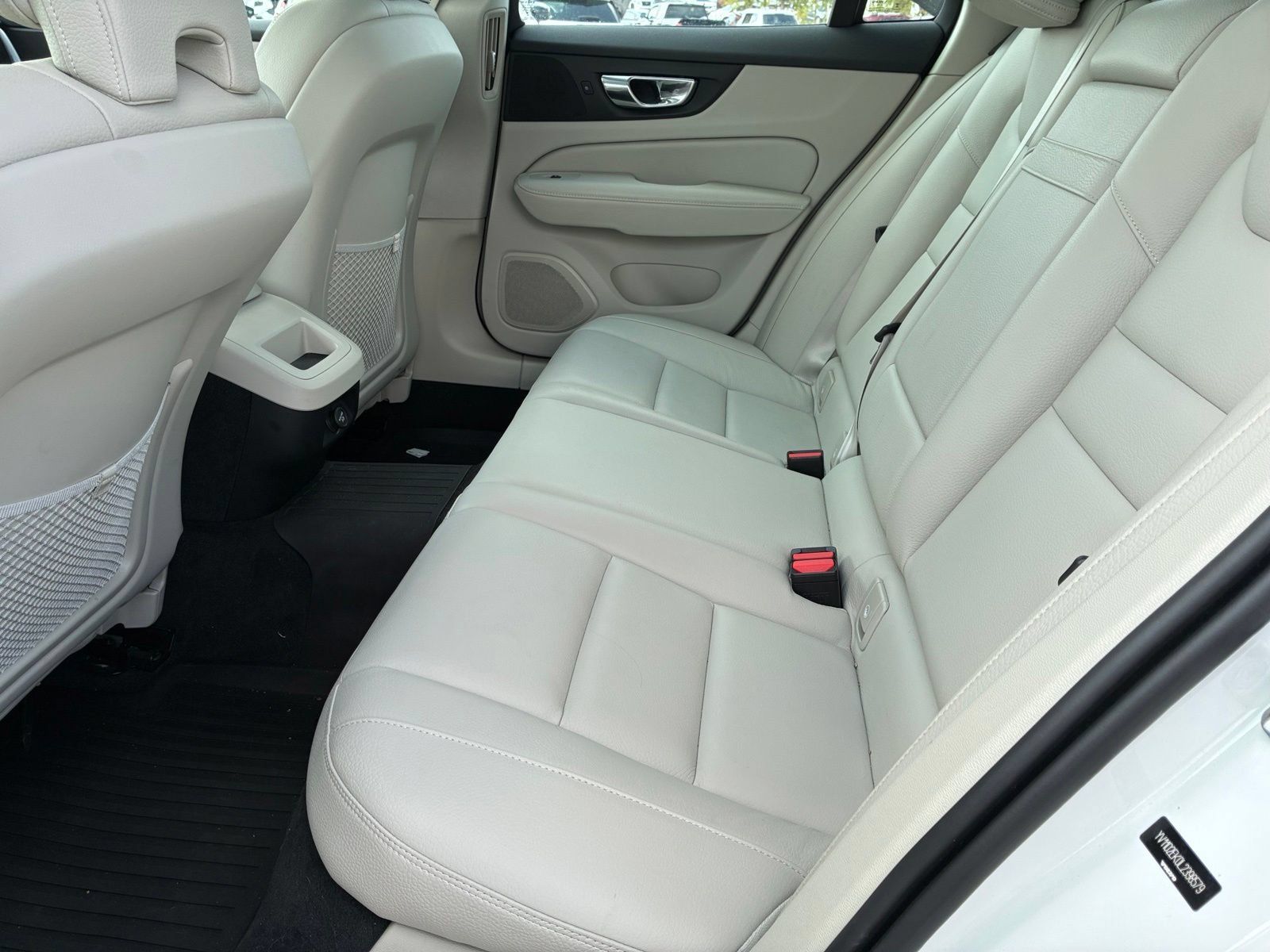 Used 2020 Volvo V60 T5 Momentum w/ Premium Package FWD image 13