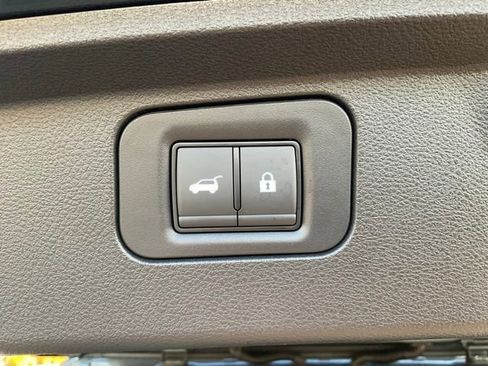 New 2026 Nissan Armada SL w/ Captain's Chari Seat Package image 9