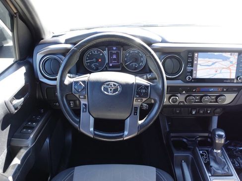 Used 2020 Toyota Tacoma TRD Sport image 32