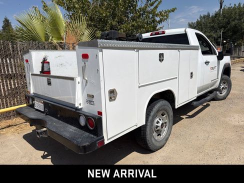 Used 2024 GMC Sierra 2500 Pro w/ Convenience Package RWD image 3