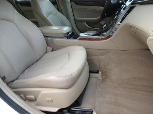 Used 2011 Cadillac CTS Premium image 9