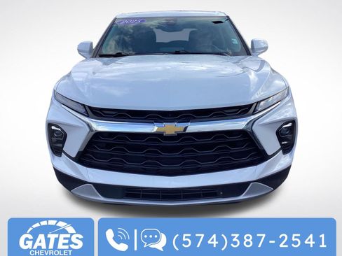 Used 2025 Chevrolet Blazer LT AWD/4WD image 2