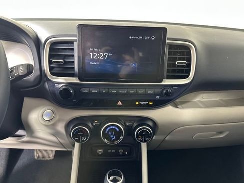 Certified 2023 Hyundai Venue Limited image 21
