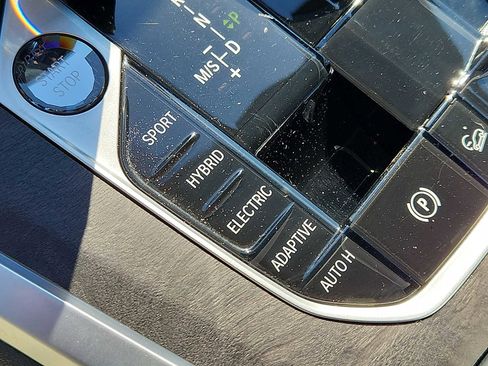 Certified 2023 BMW X5 xDrive45e w/ Executive Package image 25