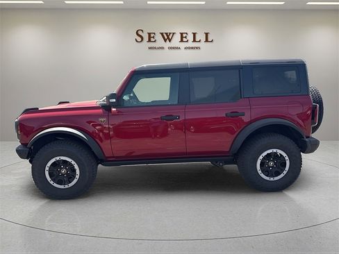 New 2025 Ford Bronco Badlands image 2