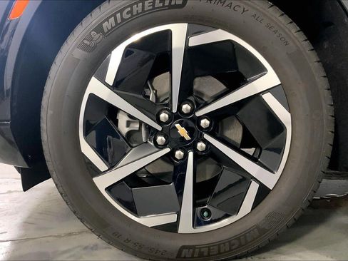 Used 2025 Chevrolet Equinox EV LT image 9