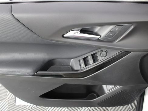 New 2027 Chevrolet Equinox LT w/ Convenience Package II FWD image 13