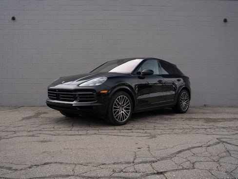 Certified 2023 Porsche Cayenne S AWD/4WD image 1