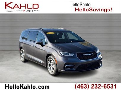 Used 2023 Chrysler Pacifica Limited