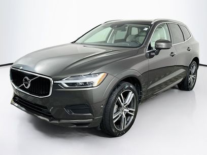 Used 2018 Volvo XC60 T5 Momentum w/ Vision Package
