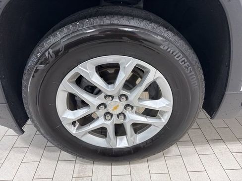 Used 2023 Chevrolet Traverse LS image 31