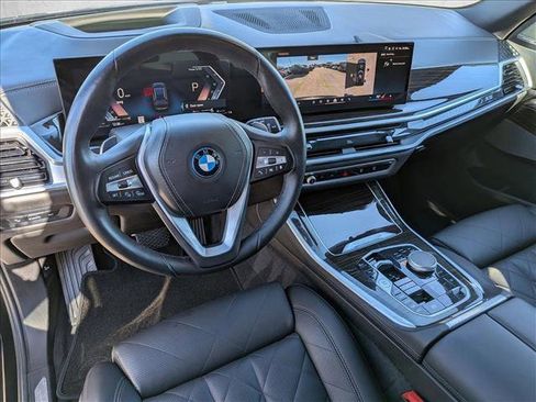 Used 2024 BMW X5 xDrive50e image 10