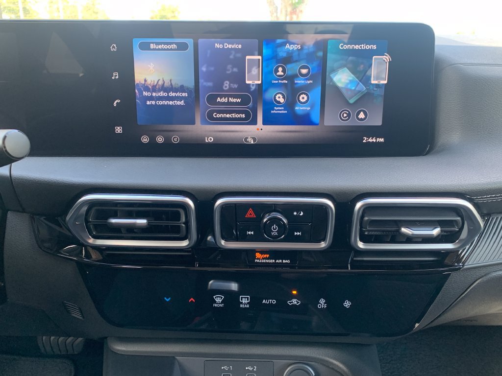 New 2027 Nissan Sentra SV w/ Floor Mat Package FWD image 12