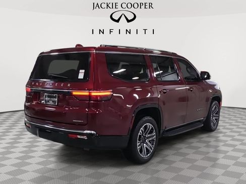 Used 2022 Jeep Wagoneer Series III w/ Rear Seat Video Group 1 AWD/4WD image 5