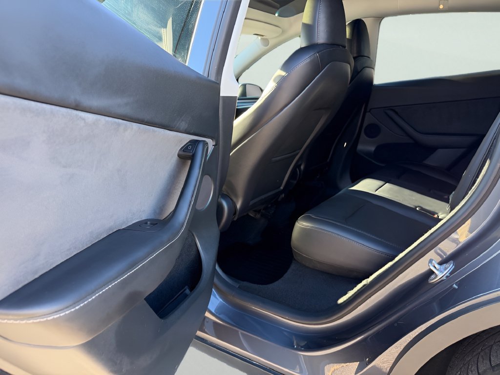 Used 2023 Tesla Model Y Long Range AWD/4WD image 24