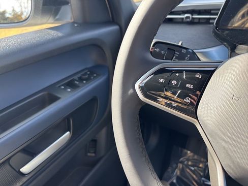 New 2025 Volkswagen ID. Buzz Pro S image 17