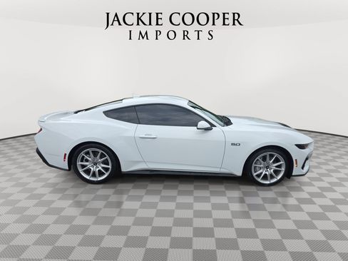 Used 2025 Ford Mustang GT Premium RWD image 4