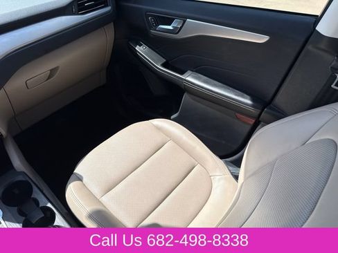 Used 2022 Ford Escape SEL w/ Technology Package FWD image 15