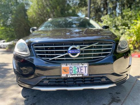 Used 2017 Volvo XC60 T6 Inscription w/ Climate Package AWD/4WD image 8