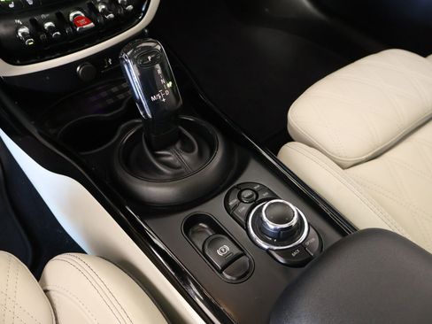 Used 2022 MINI Cooper Clubman S FWD image 9