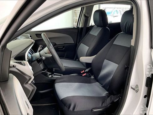 Used 2020 Chevrolet Sonic LT image 33