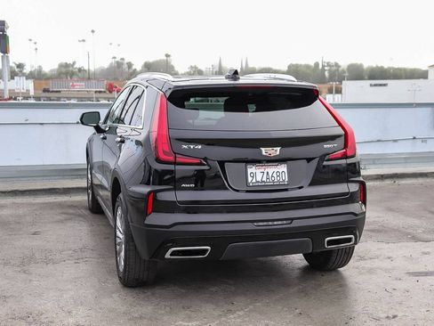 Used 2024 Cadillac XT4 Premium Luxury AWD/4WD image 7