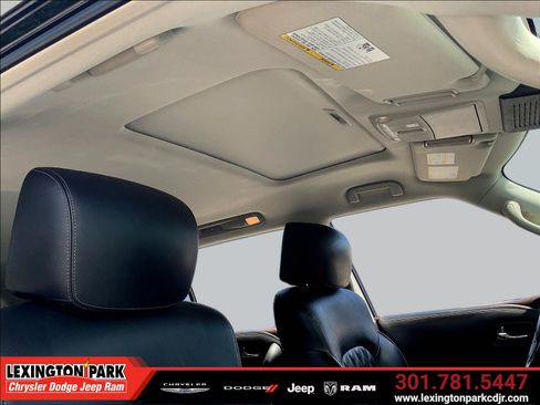 Used 2021 Nissan Armada Platinum w/ Captain's Chairs Package AWD/4WD image 27