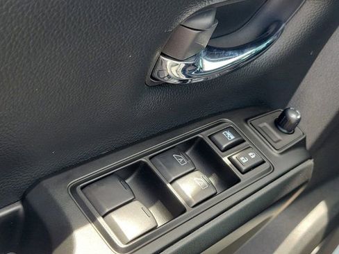 Used 2024 Nissan Titan SV w/ SV Convenience Package RWD image 20