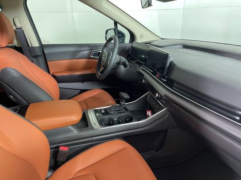 New 2026 Kia Carnival EX image 14