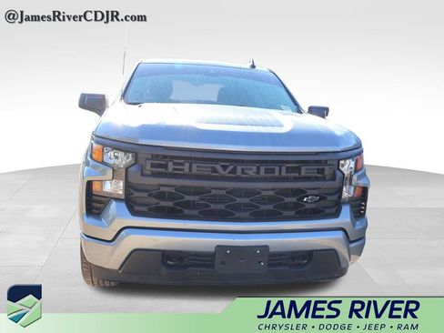 Used 2025 Chevrolet Silverado 1500 Custom w/ LPO, Dark Essentials Package AWD/4WD image 9
