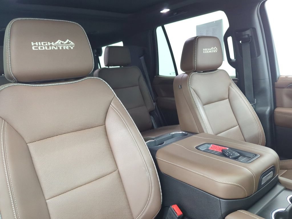 Used 2023 Chevrolet Tahoe High Country AWD/4WD image 43