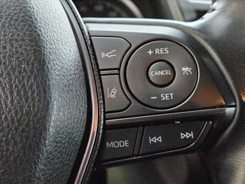 Used 2024 Toyota Camry SE image 12