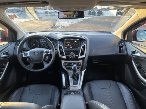 Used 2012 Ford Focus SEL image 2