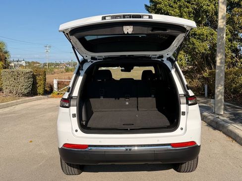 New 2026 Jeep Grand Cherokee Laredo image 33