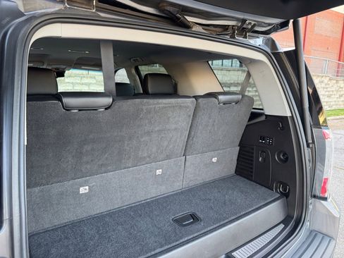 Used 2018 GMC Yukon SLT w/ HD Trailering Package RWD image 17