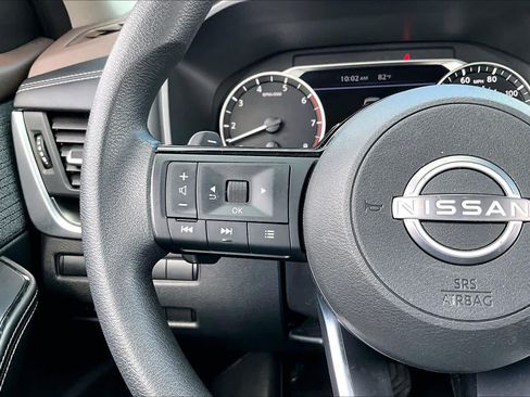 Used 2023 Nissan Rogue SV FWD image 24