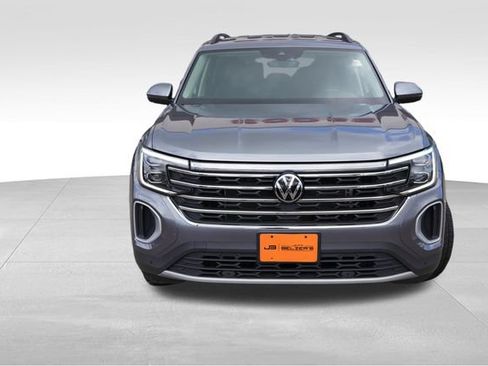 Used 2024 Volkswagen Atlas SE AWD/4WD image 12