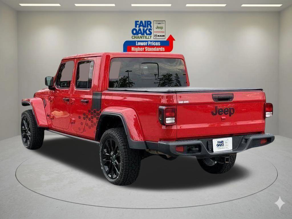 Used 2024 Jeep Gladiator Sport AWD/4WD image 11